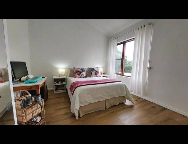 2 BEDROOM TOWNHOUSE FOR SALE IN LA ROCHELLE